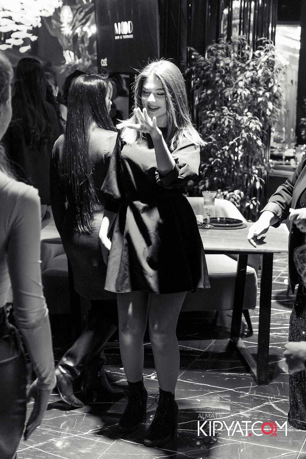 MOOD KARAOKE &TERRACE. КИПЯТКОМ АЛМАТЫ!