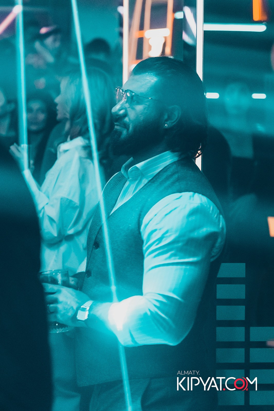 SANTA BARBARA — SPECIAL QUEST МИТЯ ФОМИН. КИПЯТКОМ АЛМАТЫ!