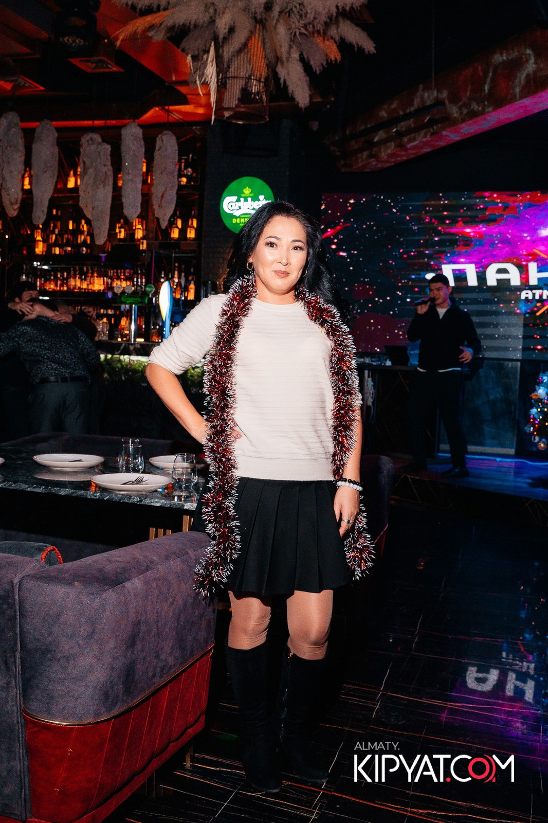 БАР ПАНАЕХАЛИ НА ТОЛЕ БИ. КИПЯТКОМ АЛМАТЫ!