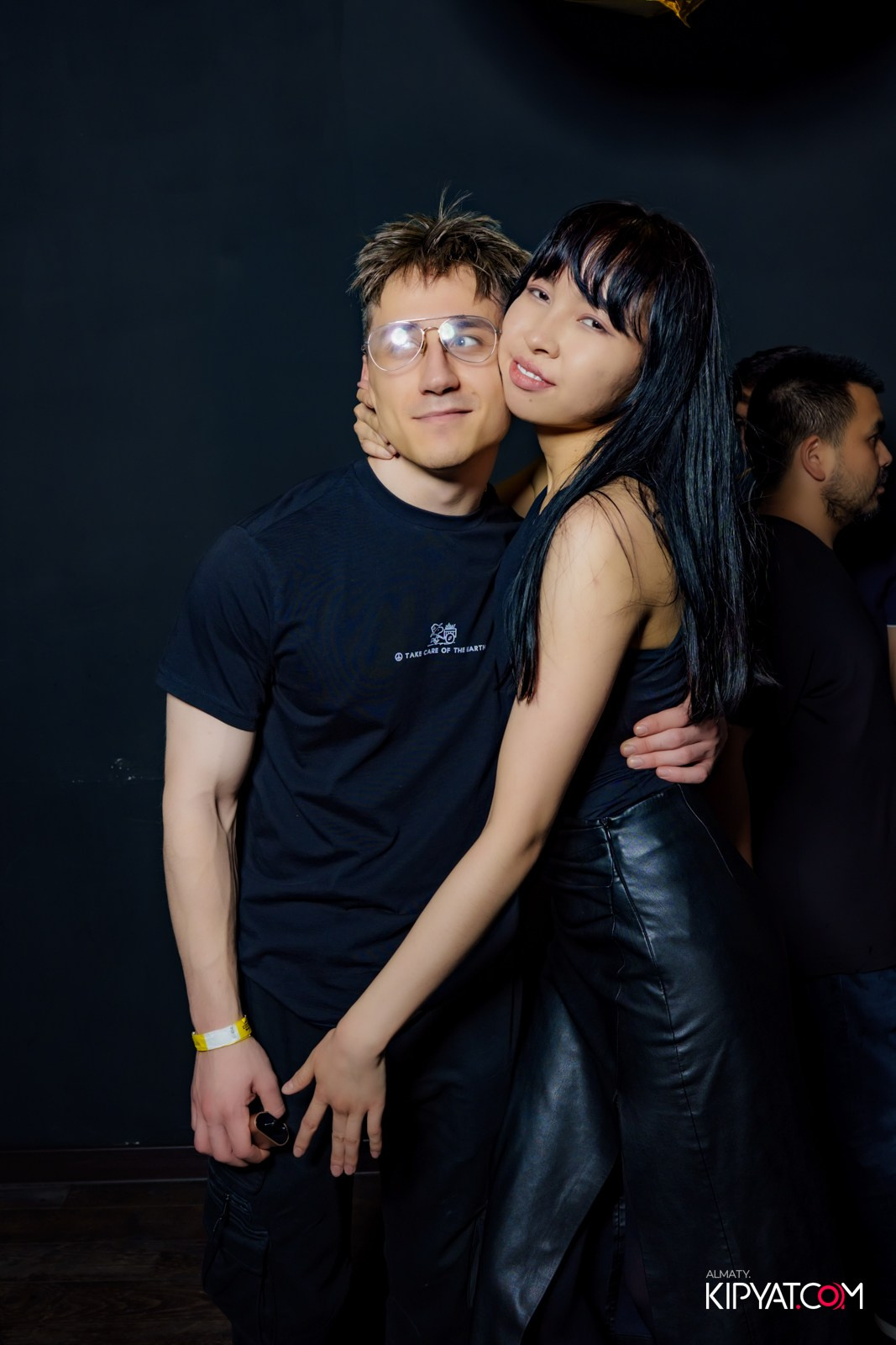 UYAT EMES BAR. КИПЯТКОМ АЛМАТЫ!