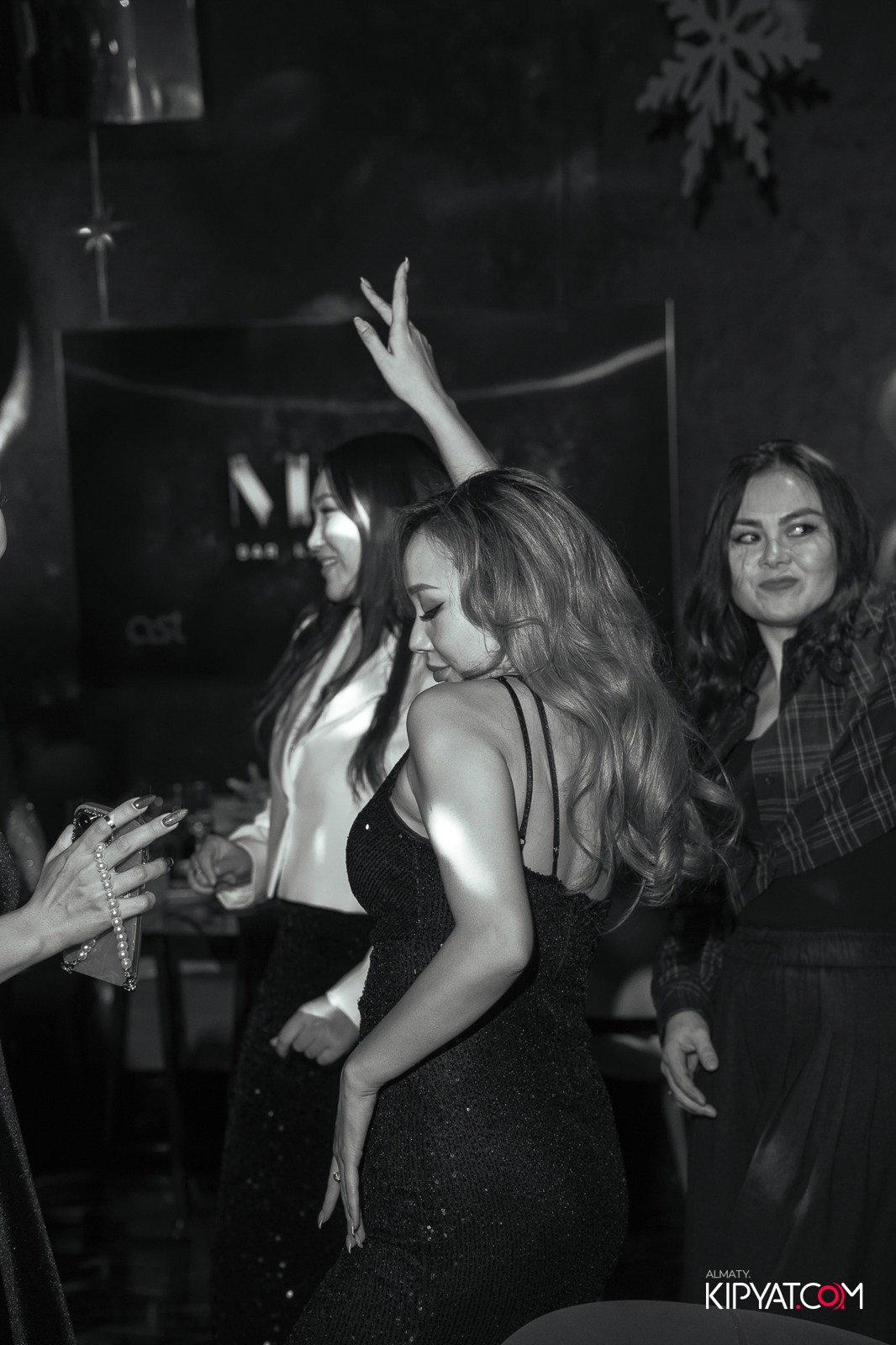 MOOD KARAOKE & TERRACE. КИПЯТКОМ АЛМАТЫ!