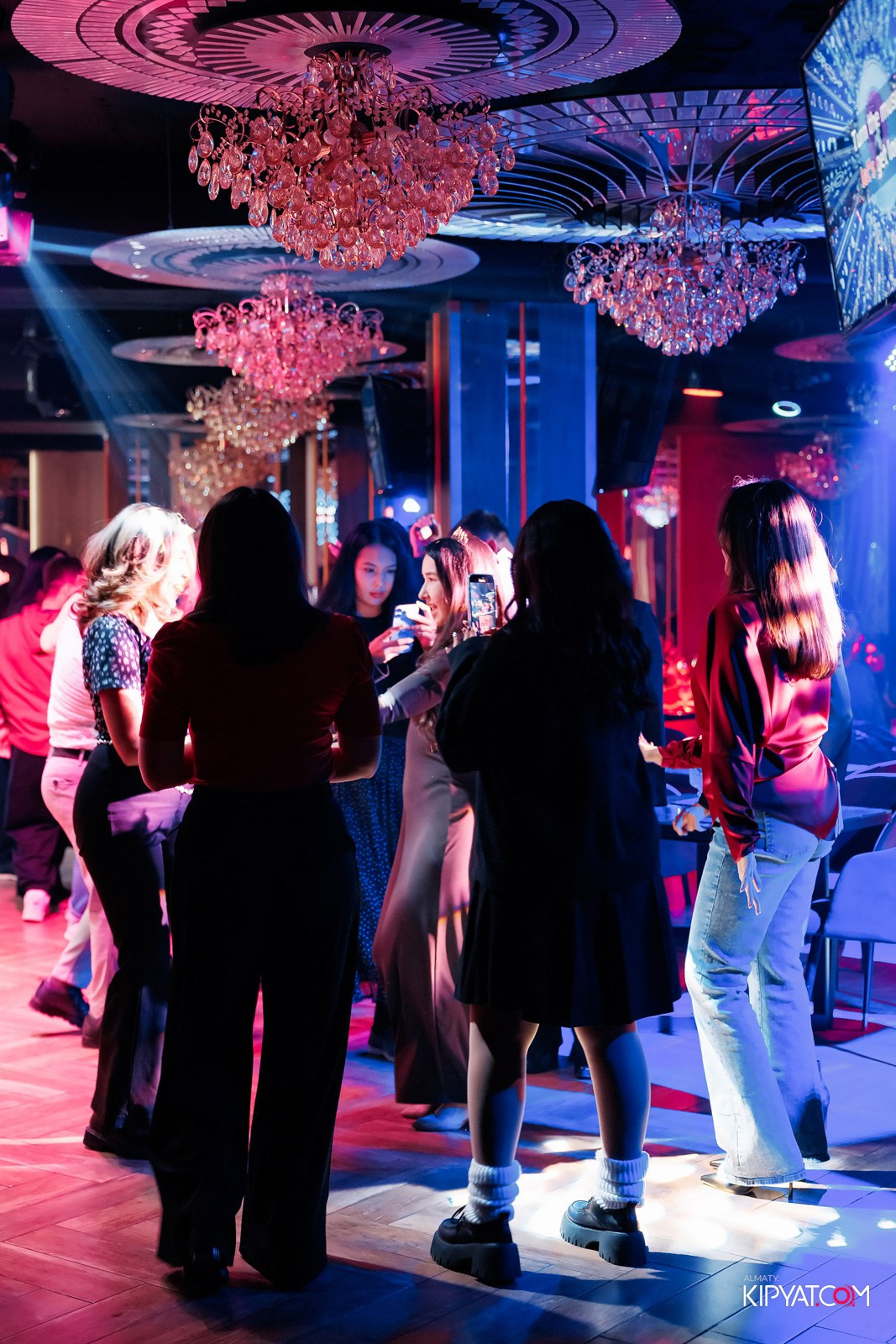 ЗАЯ, НА БИС. КИПЯТКОМ АЛМАТЫ!