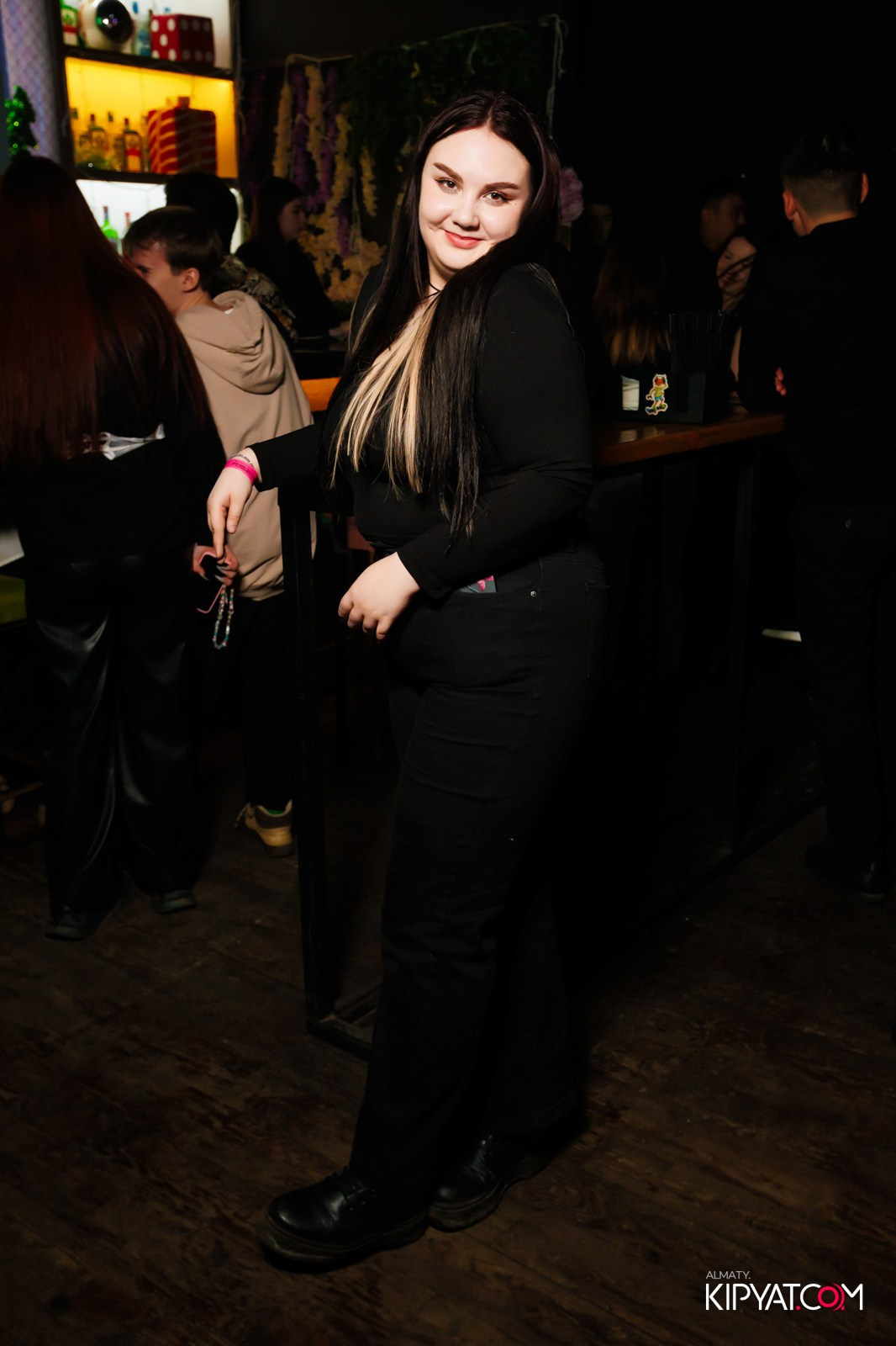 UYAT EMES BAR. КИПЯТКОМ АЛМАТЫ!