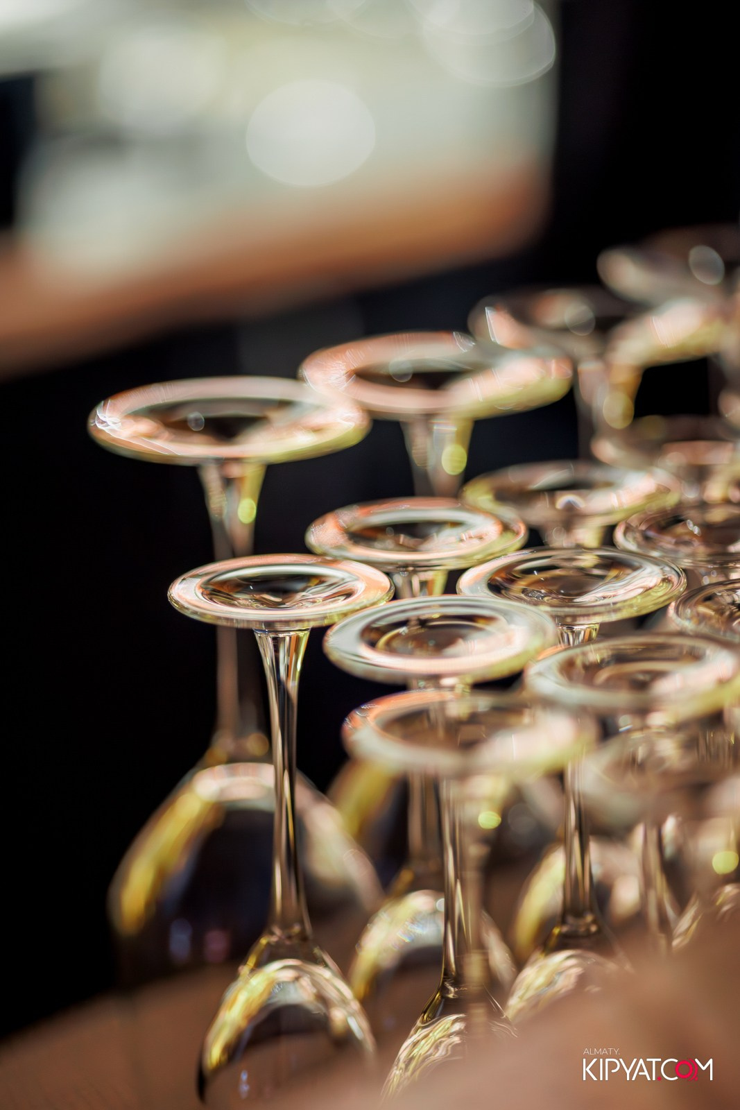 LAUREATE GRAND CAFÉ. КИПЯТКОМ АЛМАТЫ!