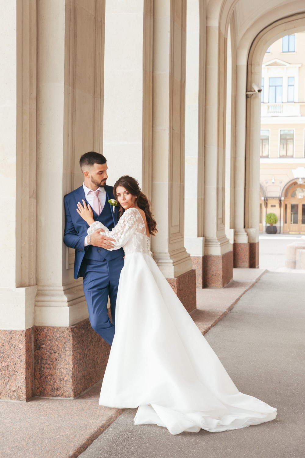 Свадебная фотопрогулка по СПб. Фотограф крещение венчание в Петербурге! Помогает подобрать храм и посоветовал душевного батюшку в СПб