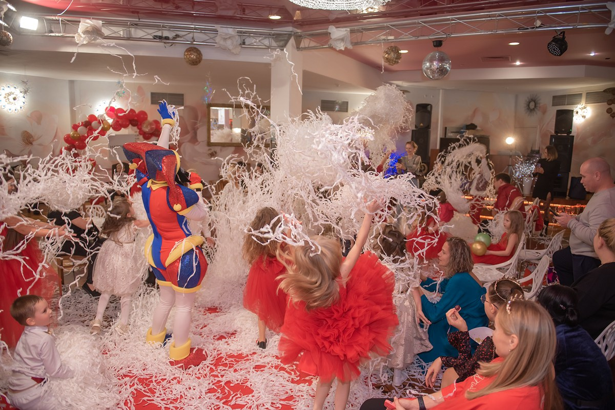 Выпускной в детской школе моделей HAPPYkids 2024. Семейный и коммерческий фотограф в Сочи Александр Бодунов