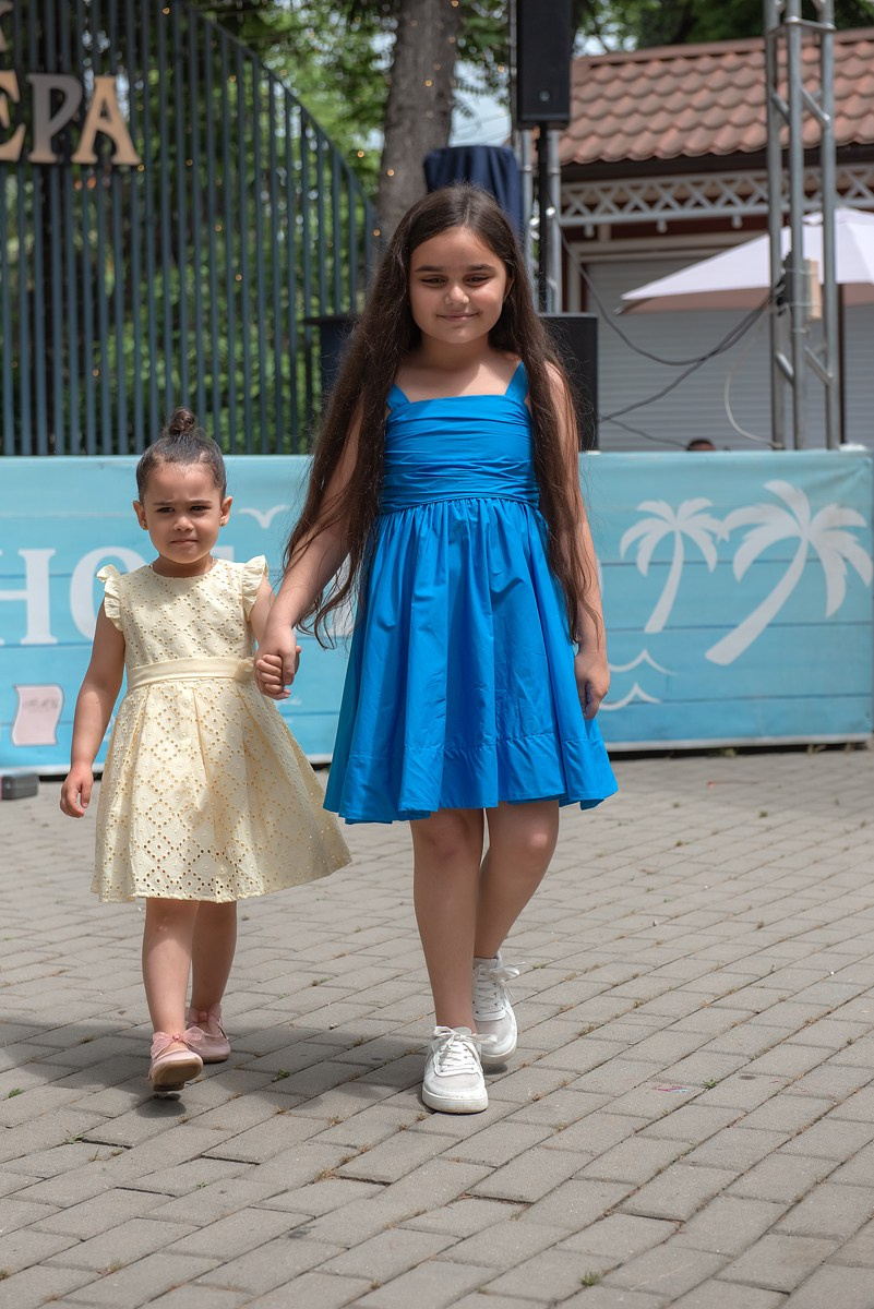 Парк Ривьера дефиле HAPPYkids. Семейный и коммерческий фотограф в Сочи Александр Бодунов