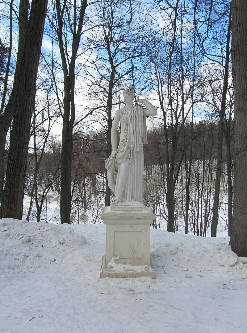 Её соседка по холму