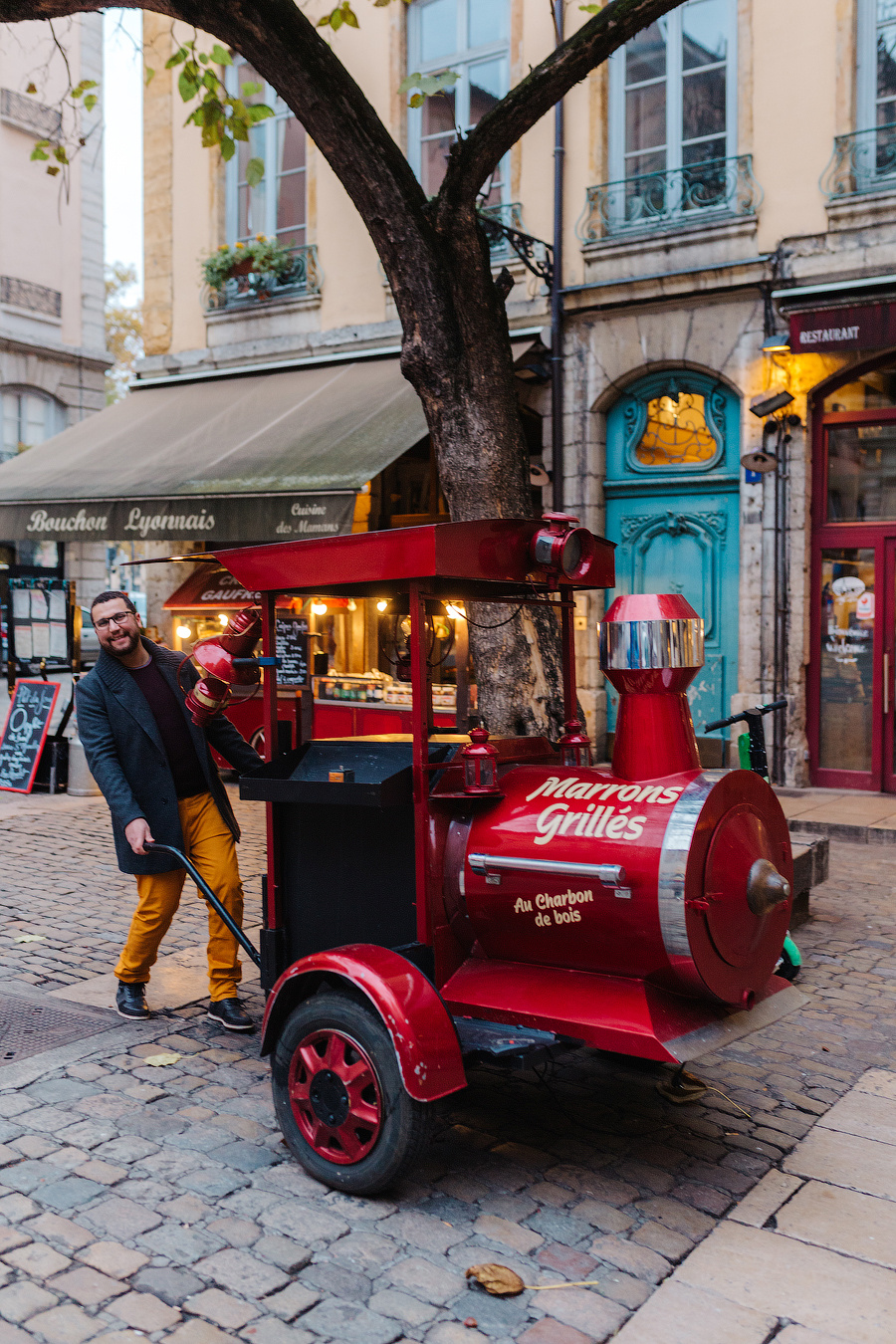 Love-story in Lyon. Family and wedding photographer Lyon, Paris, Annecy, Geneve