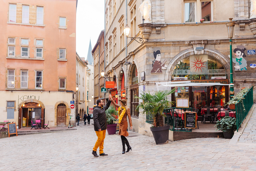 Love-story in Lyon. Family and wedding photographer Lyon, Paris, Annecy, Geneve