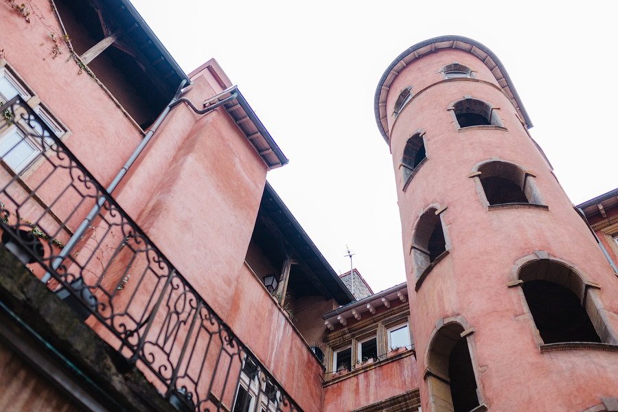 Love-story in Lyon. Family and wedding photographer Lyon, Paris, Annecy, Geneve