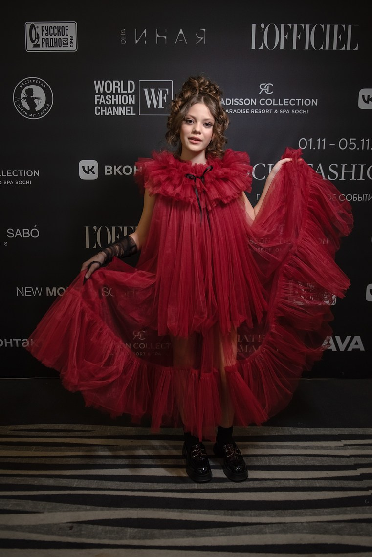 SochiFashionWeek2024 дизайнер Анохина Светлана. Семейный и коммерческий фотограф в Сочи Александр Бодунов