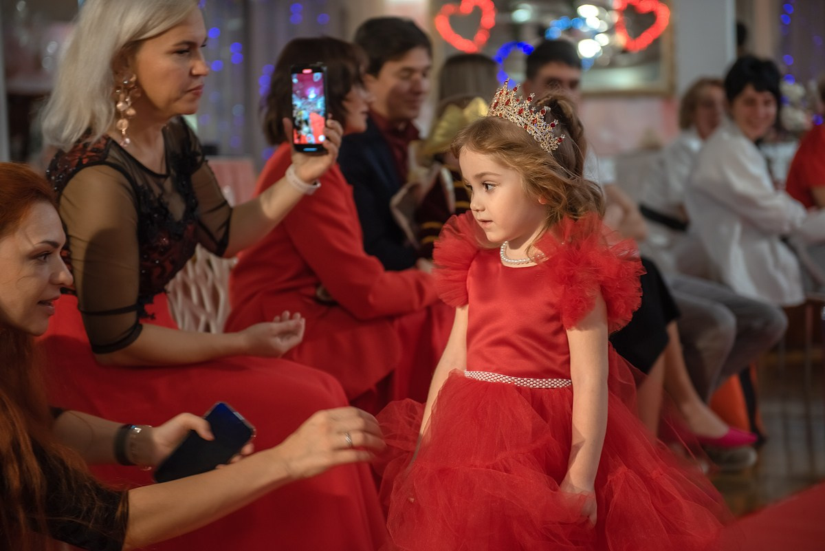 Выпускной в детской школе моделей HAPPYkids 2024. Семейный и коммерческий фотограф в Сочи Александр Бодунов