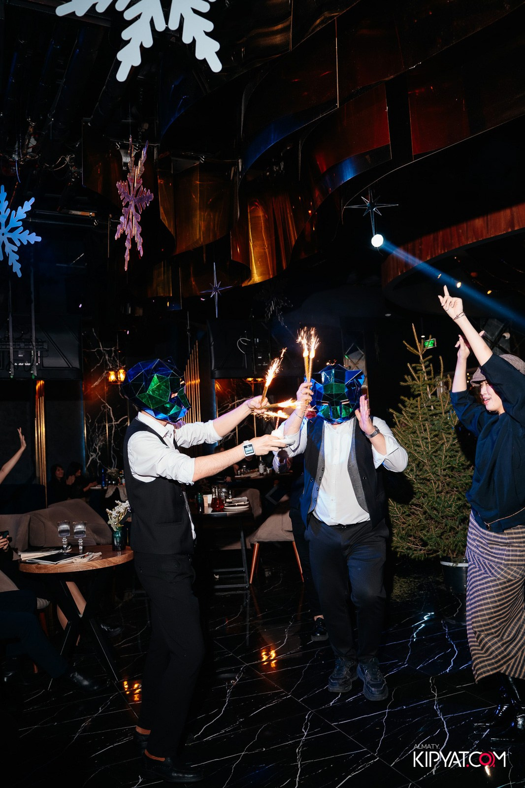 MOOD KARAOKE & TERRACE. КИПЯТКОМ АЛМАТЫ!