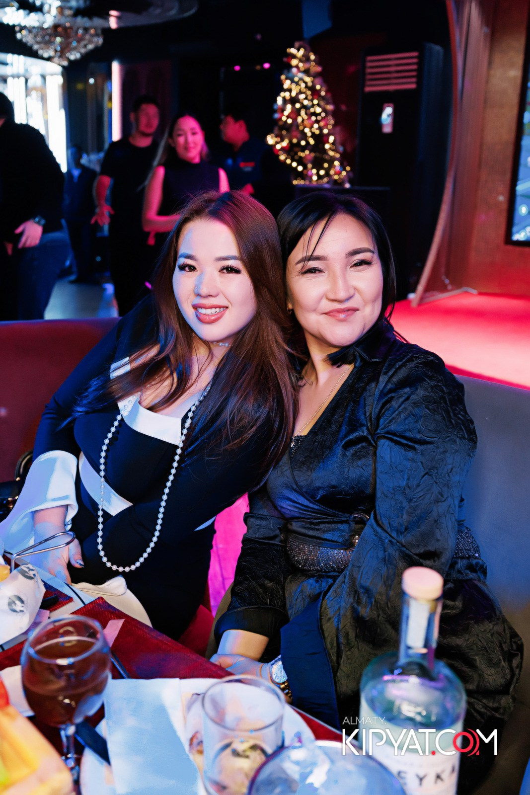 ЗАЯ, НА БИС. КИПЯТКОМ АЛМАТЫ!