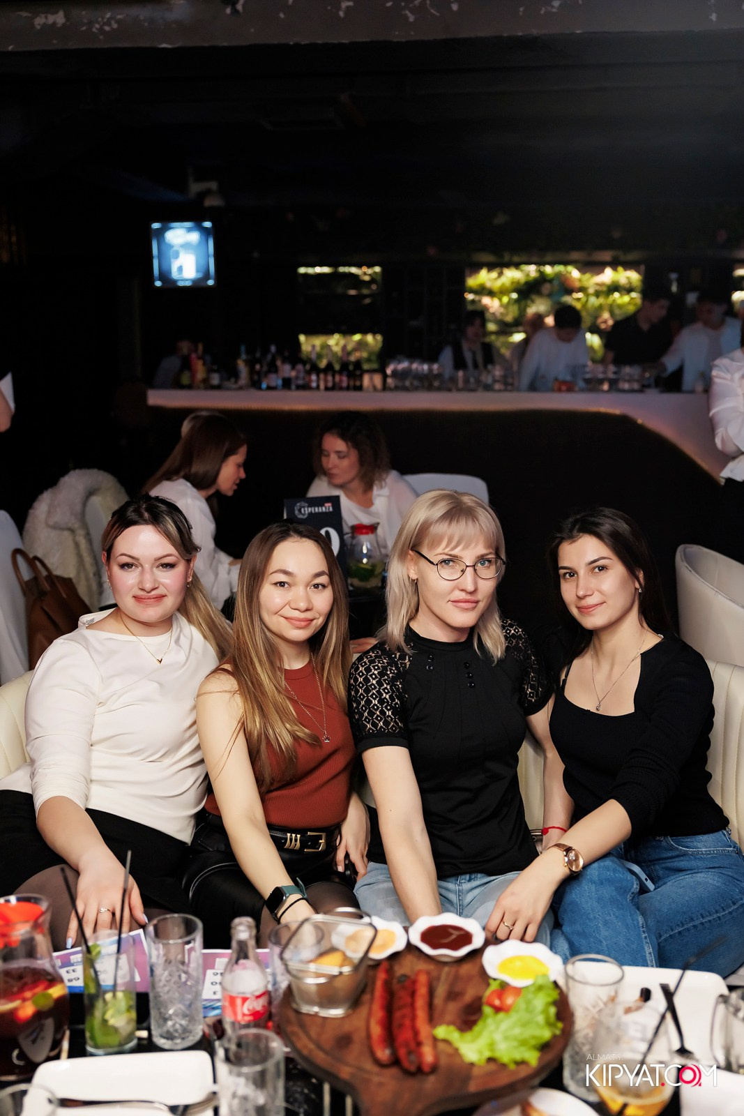 МУЗЫКАЛЬНОЕ ЛОТО В HIT RETRO. КИПЯТКОМ АЛМАТЫ! Фотосъемка мероприятий в Алматы