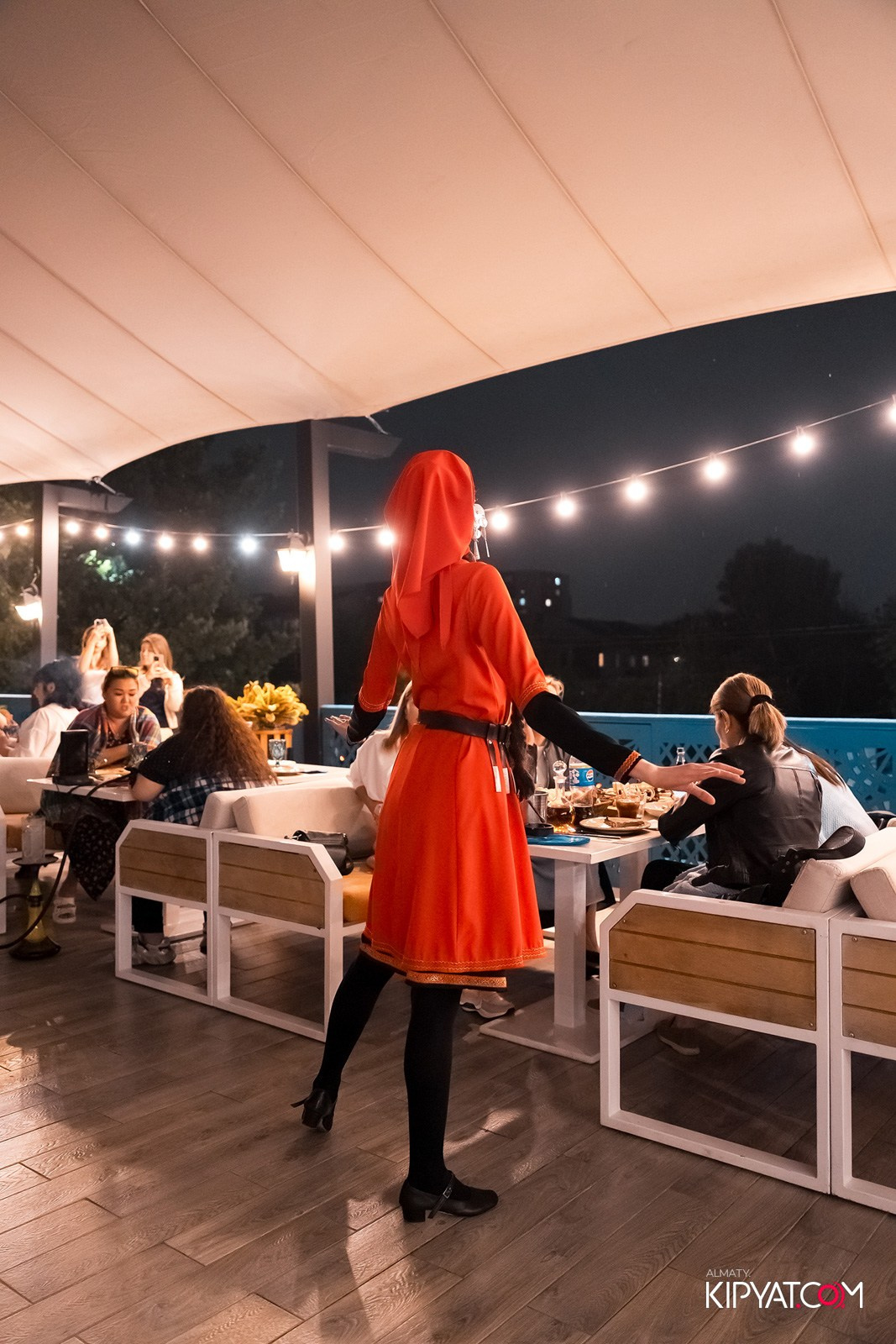 ОТКРЫТИЕ ЛЕТНЕЙ ТЕРАССЫ В РЕСТОРАНЕ ЛАРИСС ИВАННУ ХАЧУ. КИПЯТКОМ АЛМАТЫ!