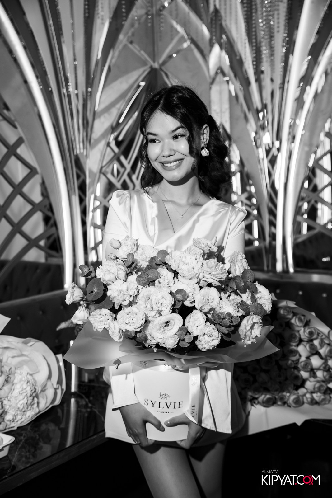 УХО И МЕДВЕДЬ НА КУРМАНГАЗЫ. КИПЯТКОМ АЛМАТЫ! Фотосъемка мероприятий в Алматы