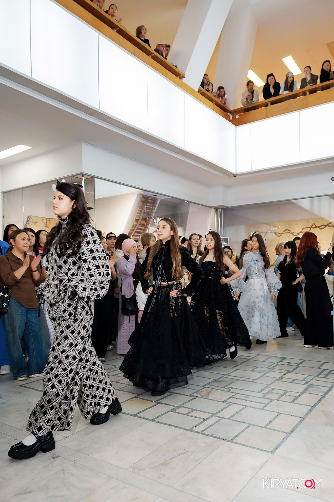JUNIOR MODELS SHOW. ПЕРФОМАНС НОЧЬ В МУЗЕЕ. КИПЯТКОМ АЛМАТЫ! Фотосъемка мероприятий в Алматы