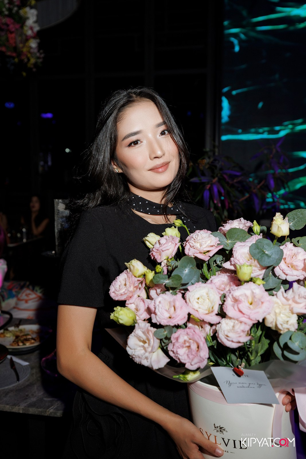 FRIENDS BAR & TERRACE. КИПЯТКОМ АЛМАТЫ! Фотосъемка мероприятий в Алматы