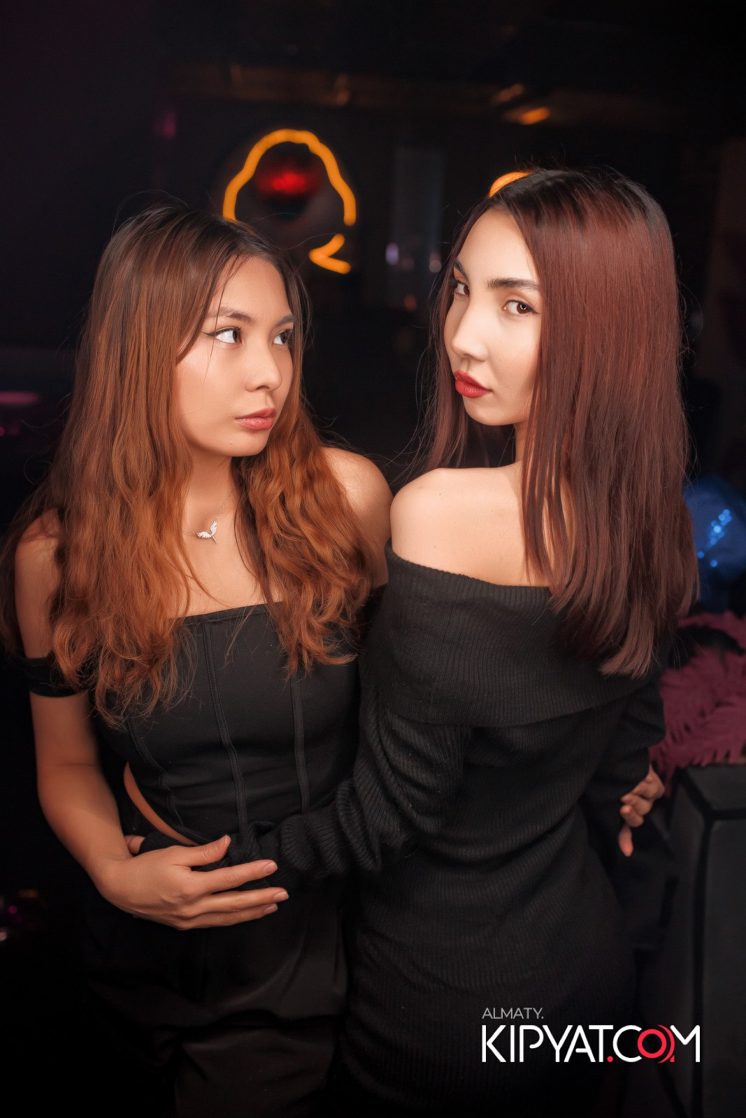 SANTA BARBARA — ПИТ ДЖЕЙСОН (ГР. ПРЕМЬЕР-МИНИСТР) И ИЛЬЯ ЗУДИН (ГР. ДИНАМИТ) НА ПРЕДНОВОГОДНЕЙ ВЕЧЕРИНКЕ. КИПЯТКОМ АЛМАТЫ!