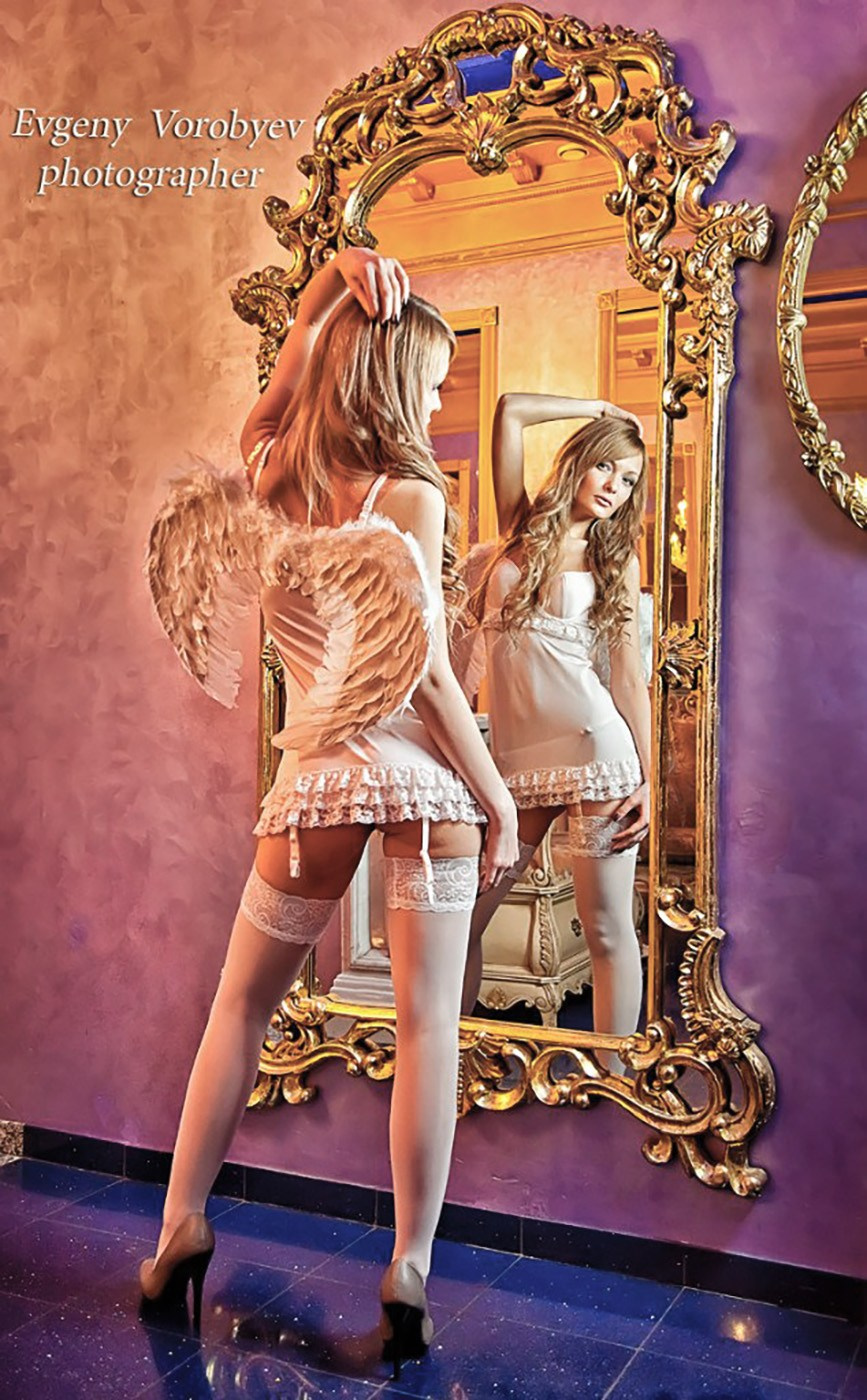 женская фотосессия Красноярск фото для девушки фотограф Красноярск фотосессия для сайта знакомств Красноярск фото для социальной сети заказать цена стоимость фотосессии в Красноярске пример фото идея место позы для фотосессии девушки в Красноярске фотосессия ИИ фотосессиия нейросеть промт для фотосессии фотосессия фото для социальной сети визажист причёска и макияж Красноярск парк Сады мечты Татышев фотостудия Красноярск бизнес портрет