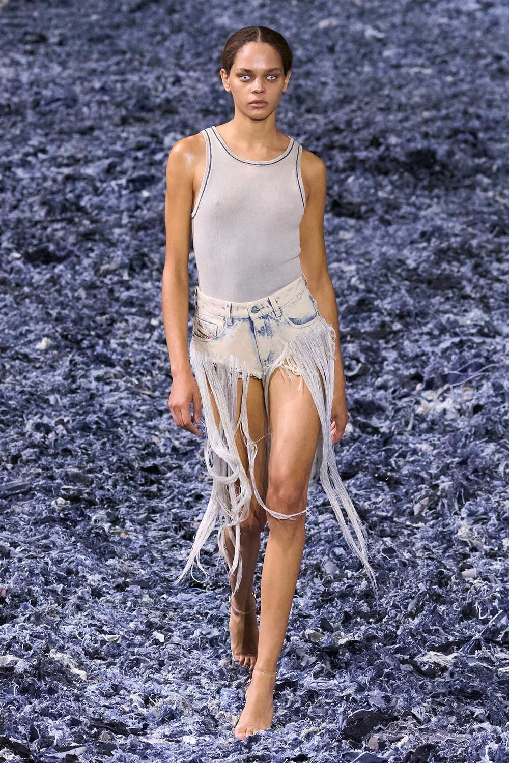 Вдохновляющая коллекция Diesel: тренды деним с Недели моды в Милане весна-лето 2025 — Школа для девочек «Само Совершенство». Школа для девочек во Владивостоке — Само Совершенство