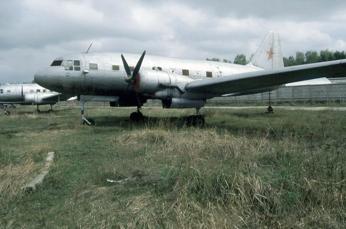 Ил-12 (Монино). Фотоальбом показывающий увлекательный мир авиации и мир медведей Андрея Иванова
