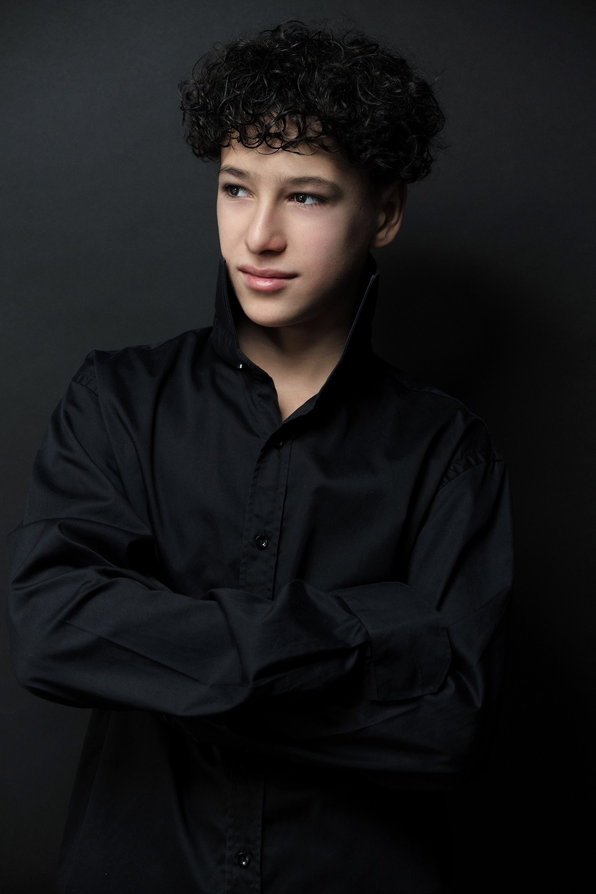 Владимир Петровский. Съёмка одежды для маркетплейсов и брендов Morozova Production