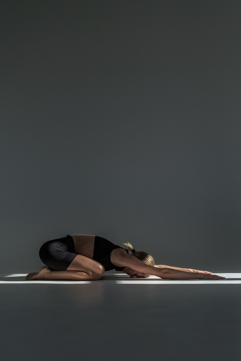 Преподаватель йоги. Эротико-драматический фотограф Маруся Скоробогатова