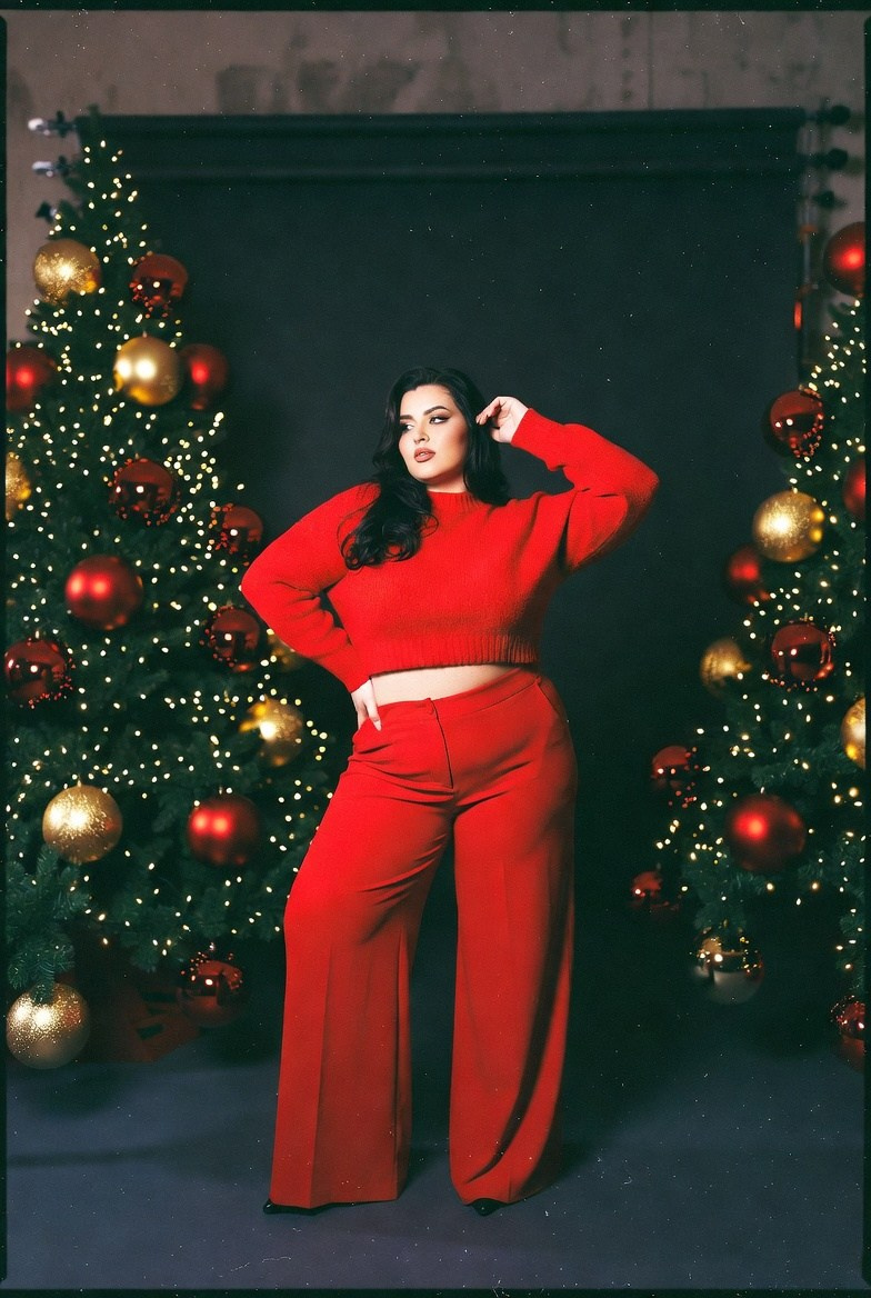 Плюс сайз в красном