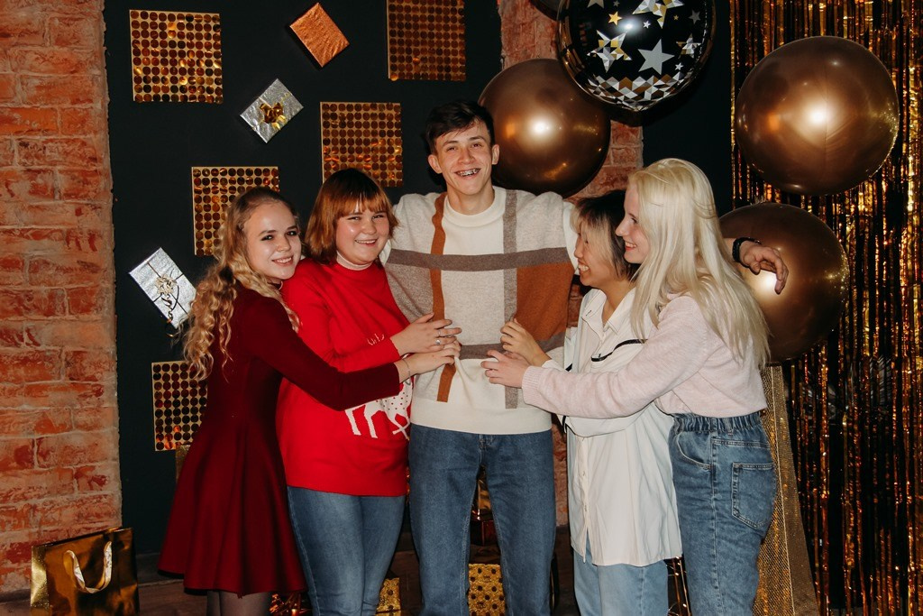 Школьники В Новогодней студии. Фотограф Бурятия. Печать фотокниг