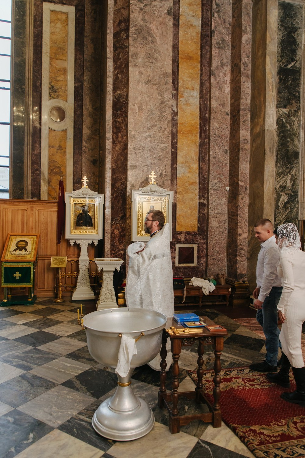 где лучше креститься в спб, храм для крещения, лучшие храмы крещения, сколько стоит крещение в питере, где крестить девочку, мальчика, душевный батюшка, как записаться на крещение, хороший храм