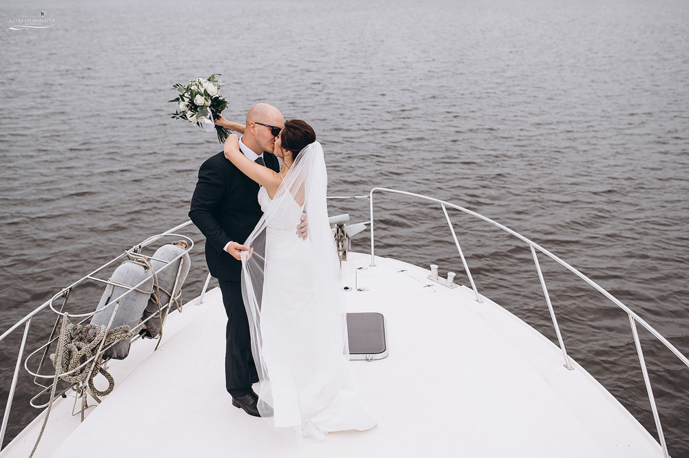 молодожёны на яхте