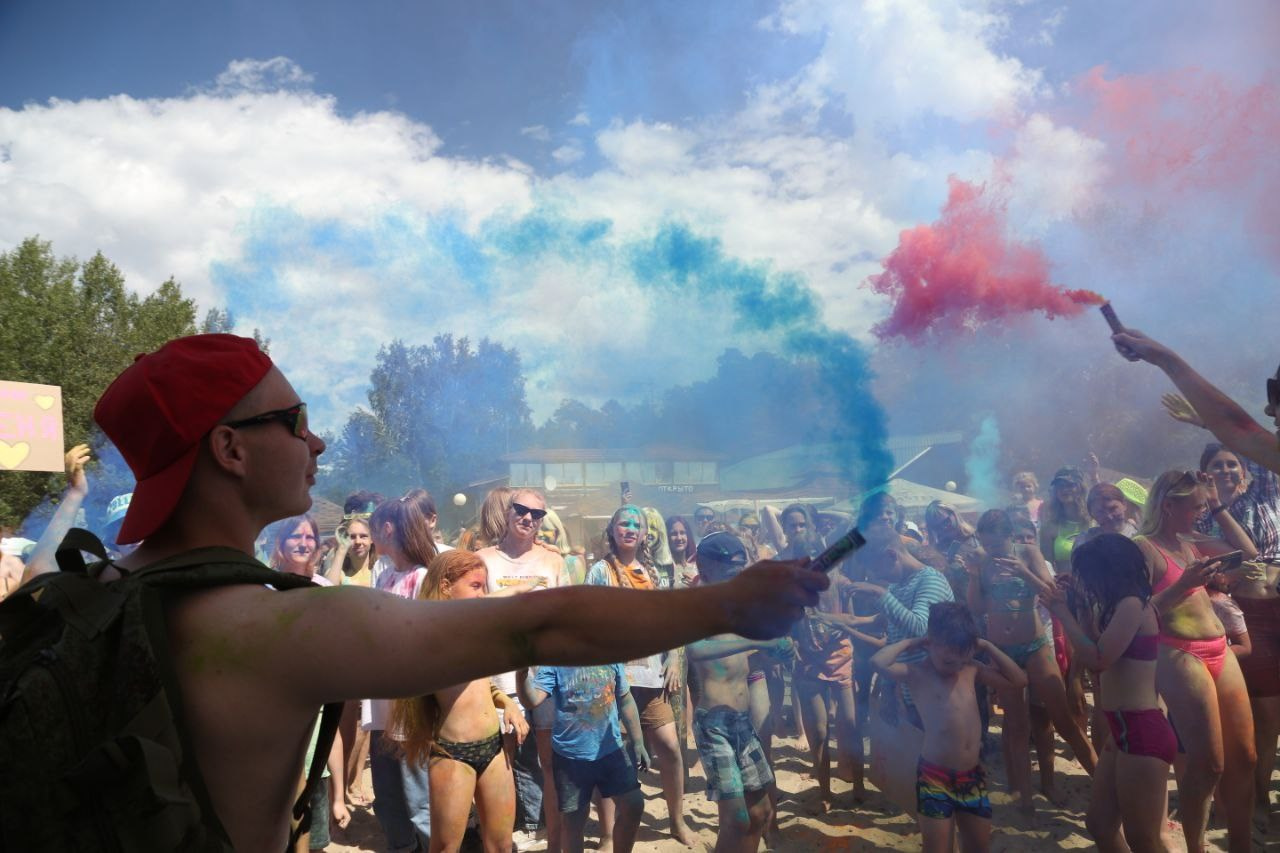 Фестиваль красок в парке Звезда. Портретный и репортажный фотограф. Мыльников Илья