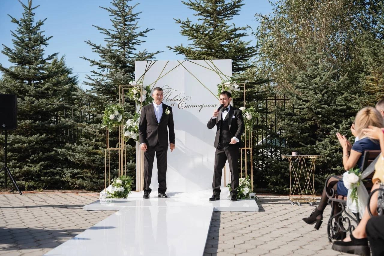 Фото. Ведущий ярких праздников — Сергей Велигодский