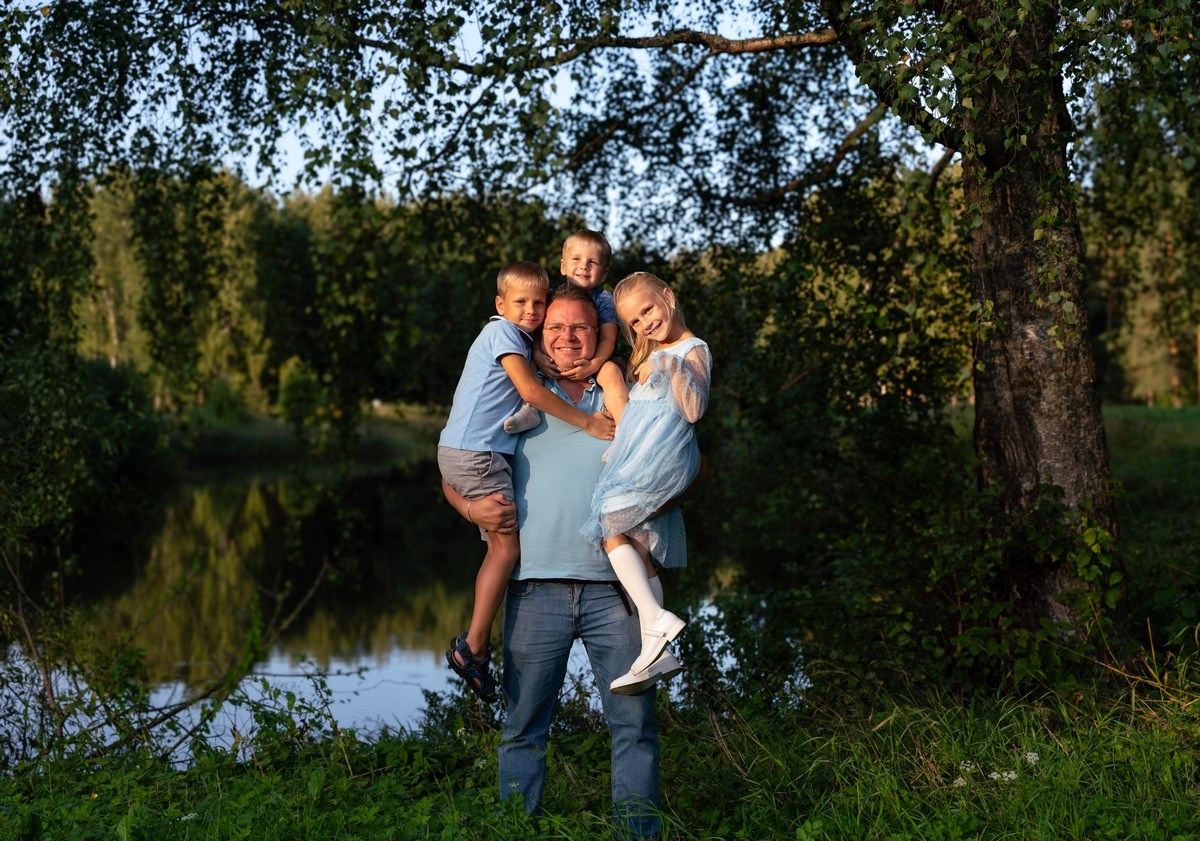 Прогулка большой семьёй