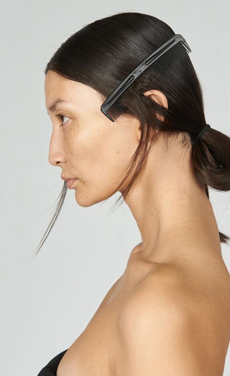 USHATÁVA   paper street show