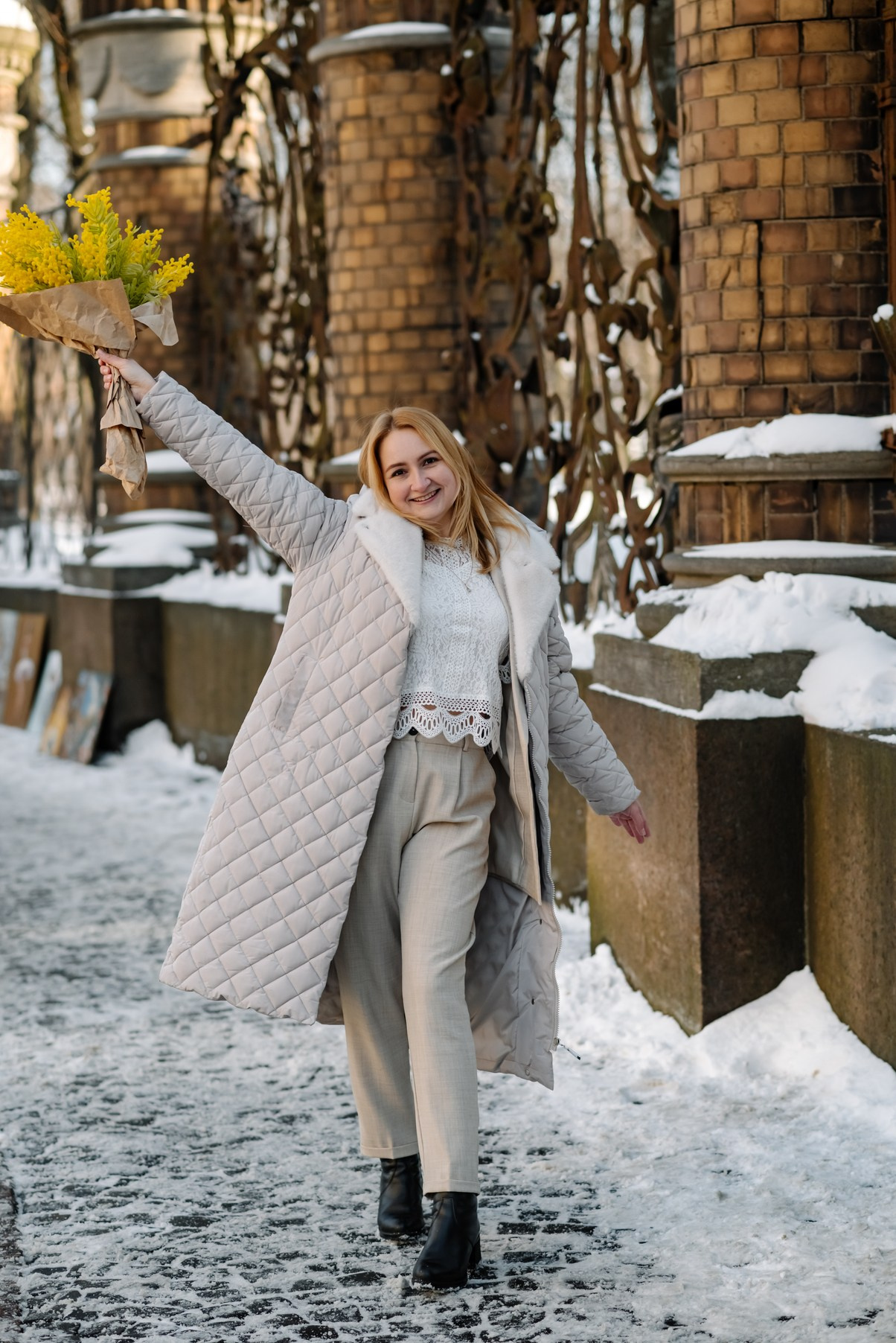 Прогулка с цветами по улицам и каналам. Свадебный и семейный фотограф в Санкт-Петербурге Елена Худякова
