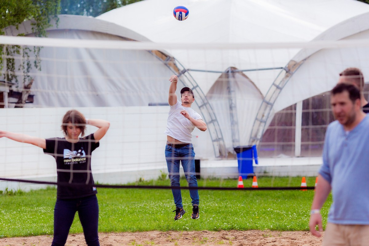 Фотосъемка корпоратива Major на берегу строгинской поймы. Репортажный фотограф Борис Геер