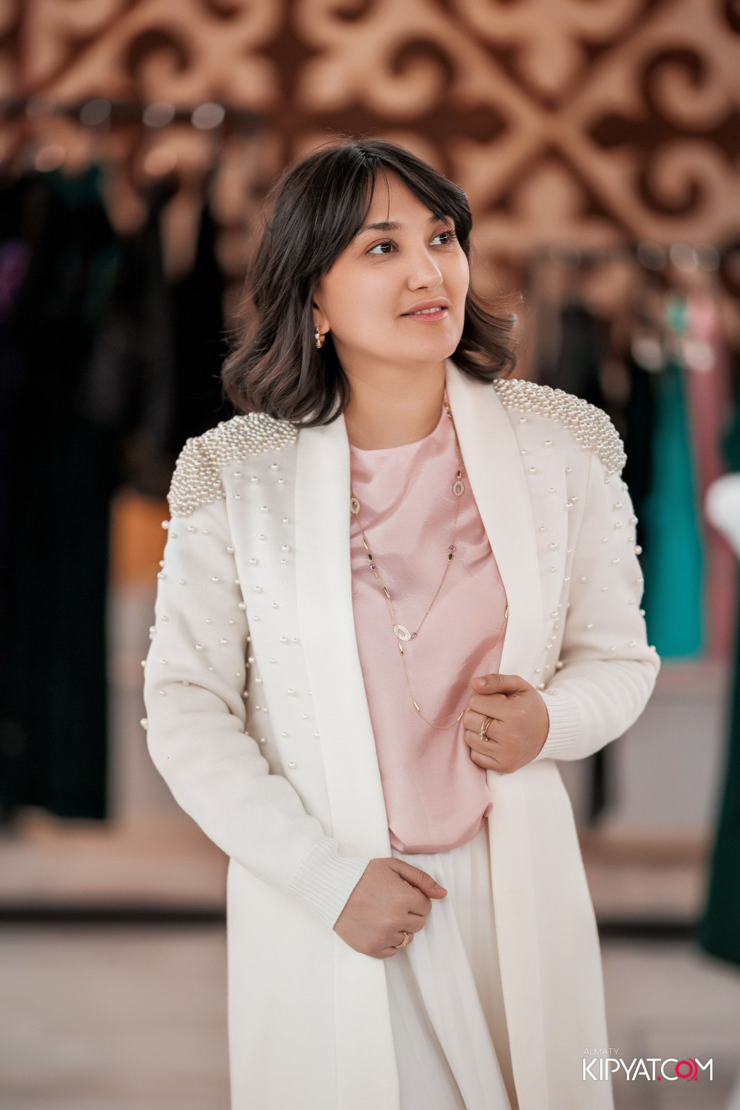 FASHION ПОКАЗ, КАЗАХСКОЙ НАЦИОНАЛЬНОЙ ОДЕЖДЫ. КИПЯТКОМ АЛМАТЫ!