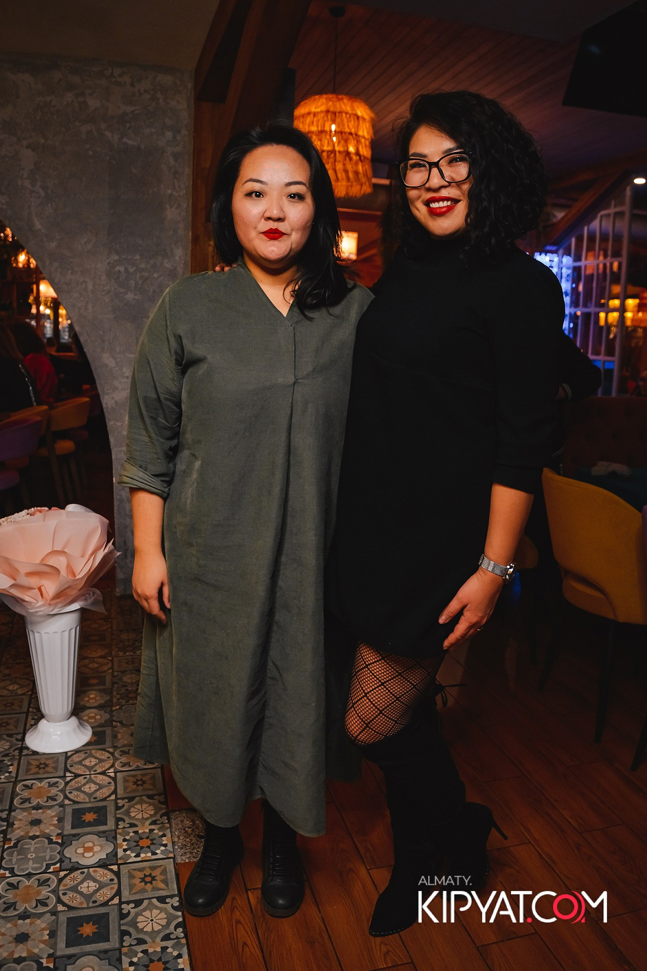 ГРУЗИНСКИЙ ДВОР НА КАБАНБАЙ БАТЫРА. КИПЯТКОМ АЛМАТЫ!