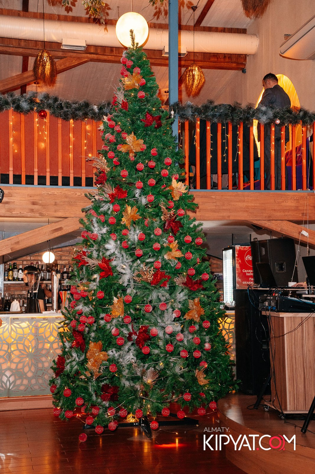 ГРУЗИНСКИЙ ДВОР НА КАБАНБАЙ БАТЫРА. КИПЯТКОМ АЛМАТЫ!