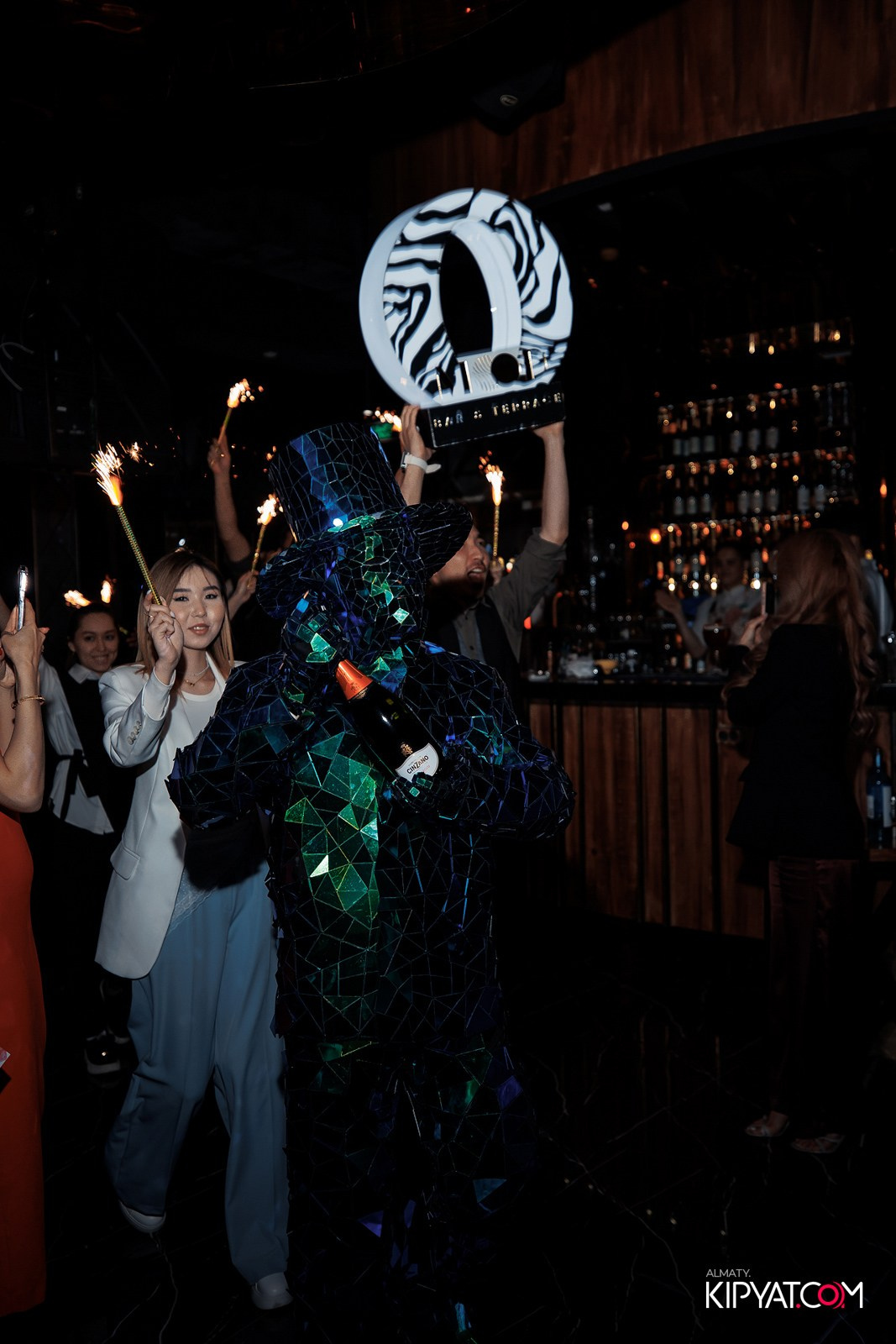 MOOD KARAOKE BAR & TERRACE. КИПЯТКОМ АЛМАТЫ!