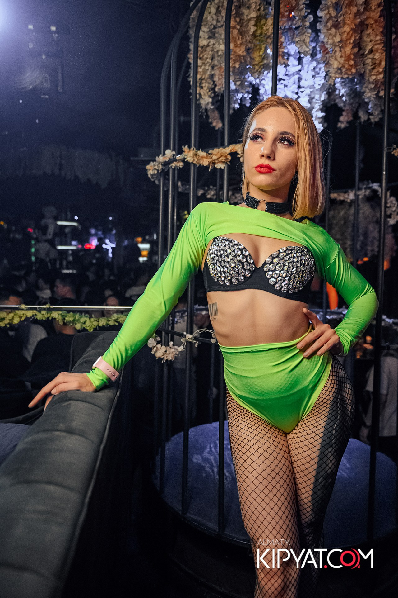 UYAT EMES BAR. КИПЯТКОМ АЛМАТЫ!