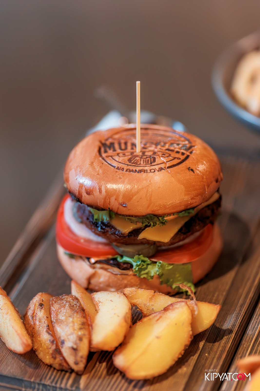 MUNCHEN PUB. КИПЯТКОМ АЛМАТЫ!