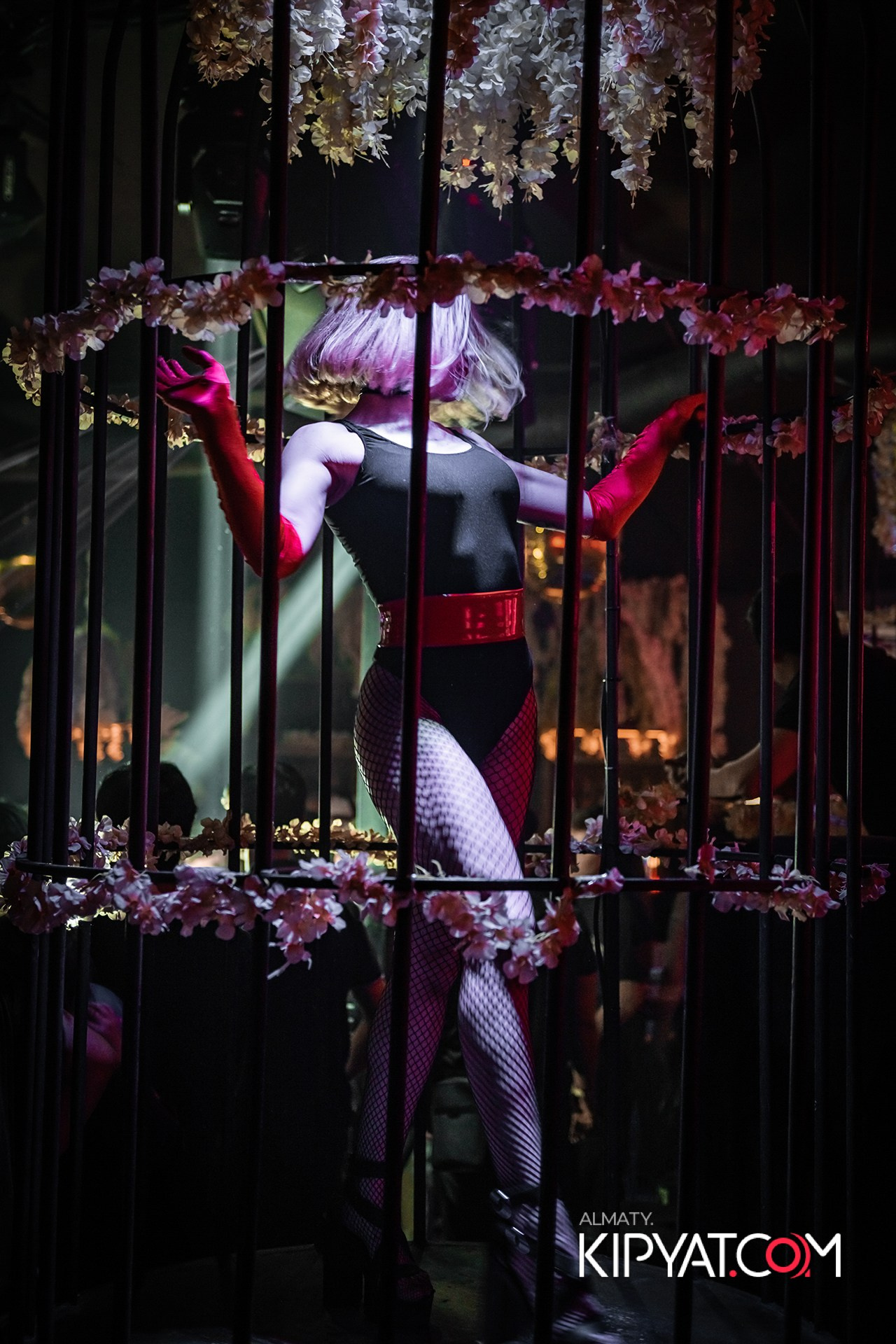 UYAT EMES BAR. КИПЯТКОМ АЛМАТЫ!