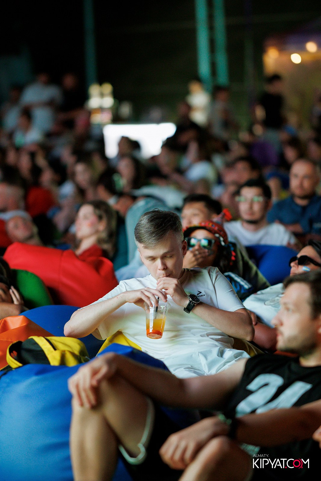 ТРАНСЛЯЦИЯ ФИНАЛА ЧЕМПИОНАТА МИРА ПО ФУТБОЛУ В VELVET SPORT VILLA. КИПЯТКОМ АЛМАТЫ! Фотосъемка мероприятий в Алматы