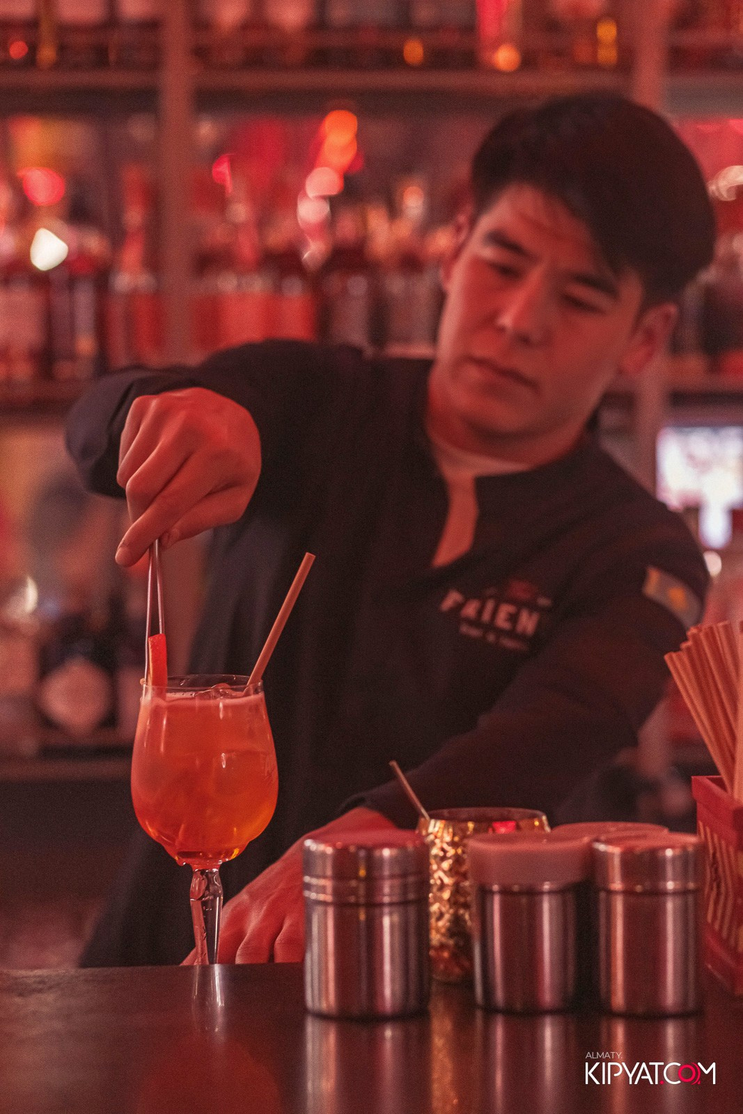 FRIENDS BAR & TERRACE. КИПЯТКОМ АЛМАТЫ! Фотосъемка мероприятий в Алматы