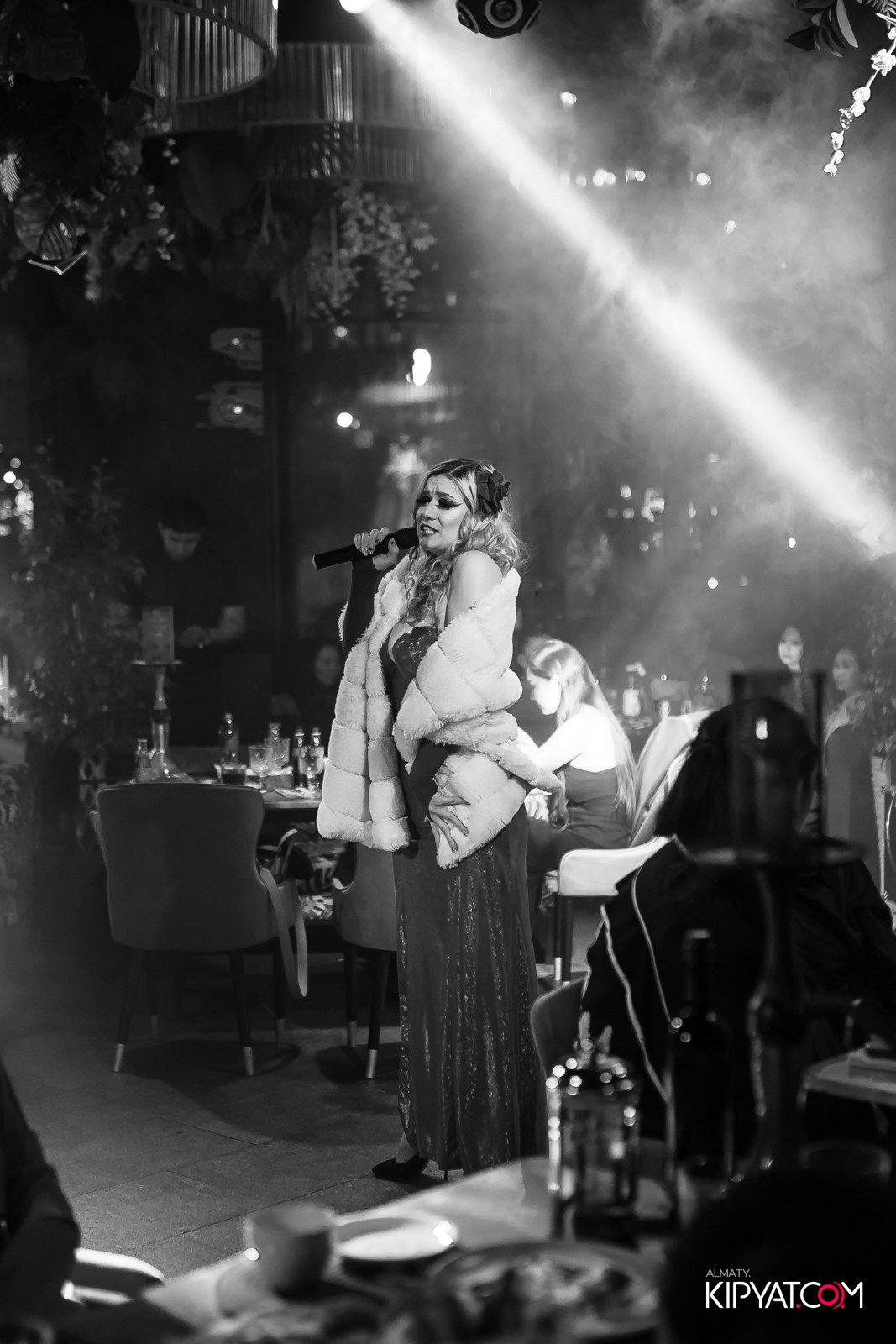 FRIENDS BAR & TERRACE. КИПЯТКОМ АЛМАТЫ!